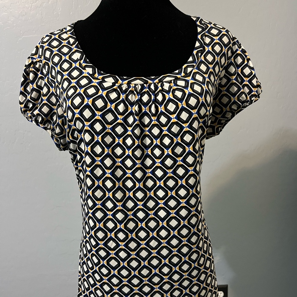 Elegant Navy and Cream Geometric Blouse